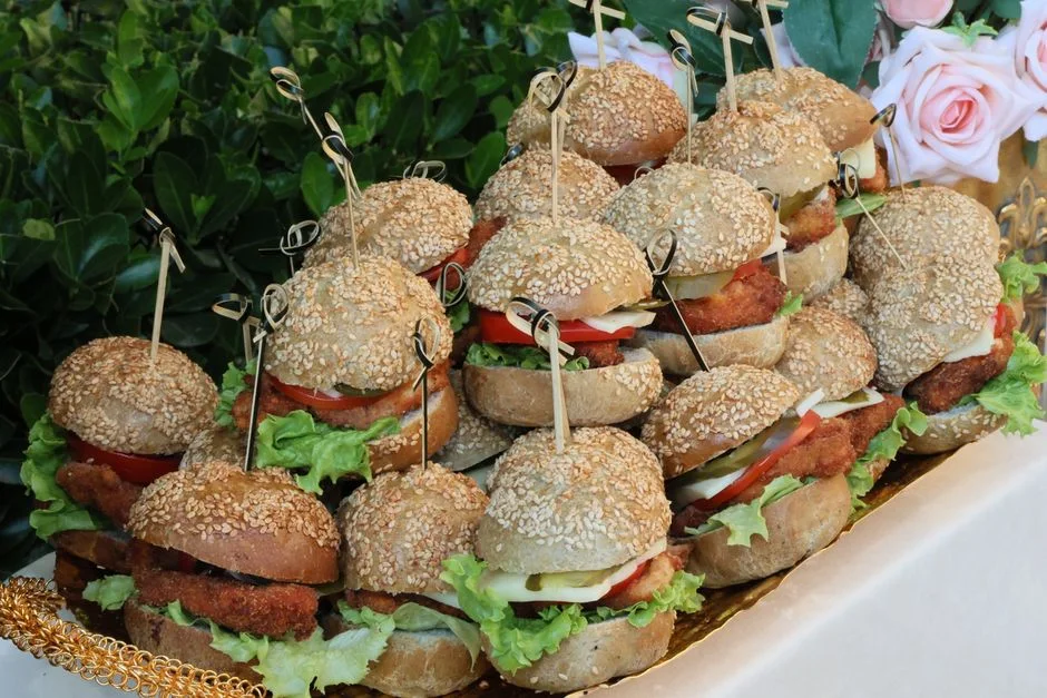 CHICKEN BURGER