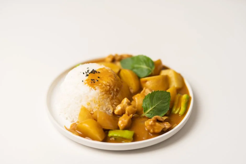 CHICKEN IN CURRY SAUCE