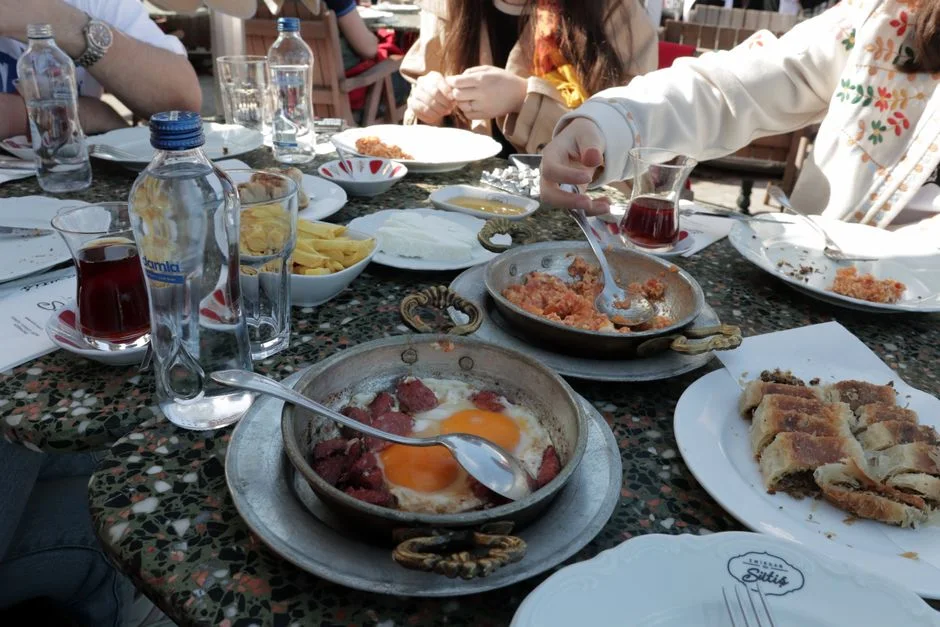 SAHANDA MENEMEN