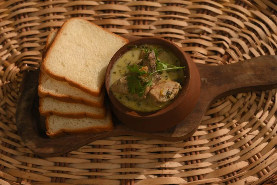CLAY-POT CHICKEN IN MUSHROOM SAUCE