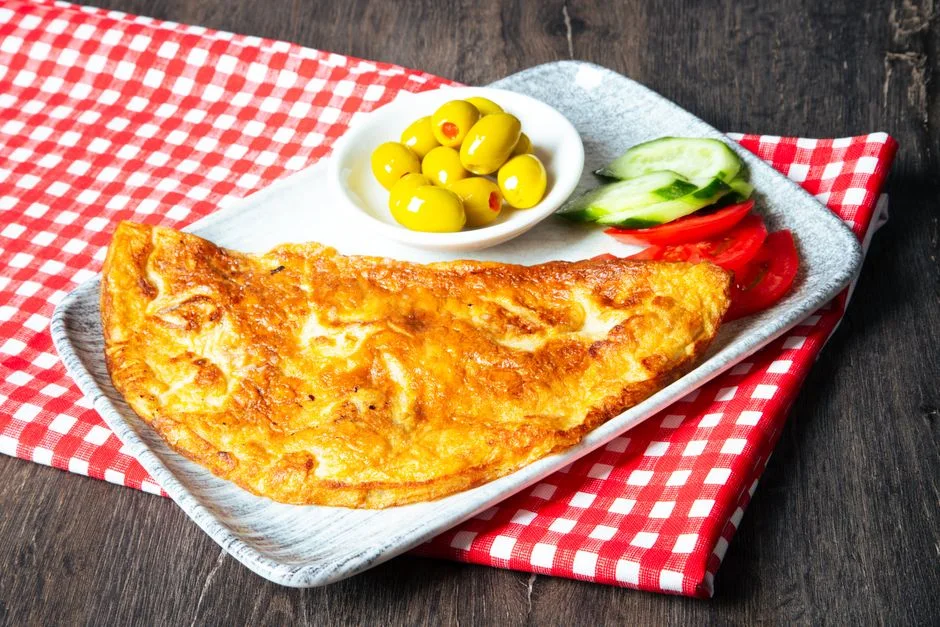 SUCUKLU OMLET