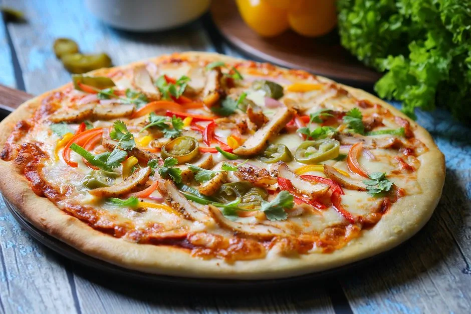 CHICKEN PİZZA
