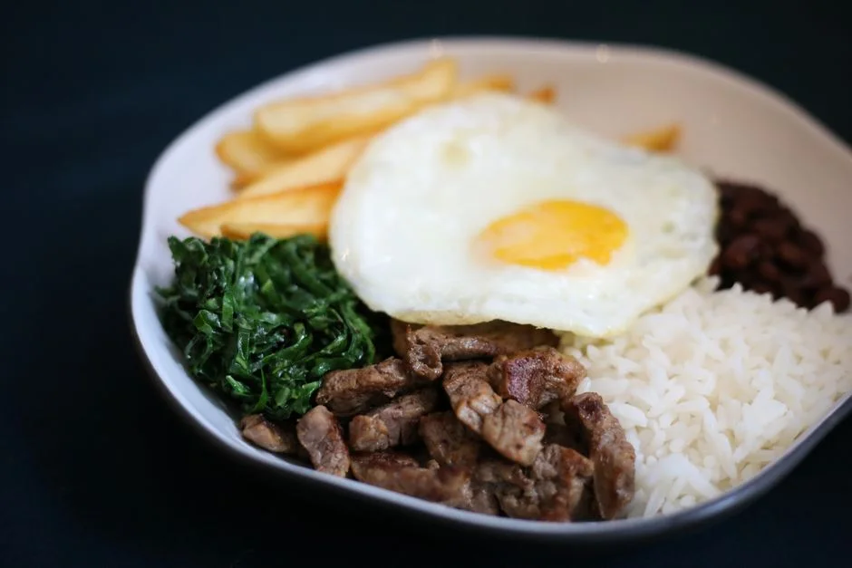 FRIED EGGS WITH BEEF