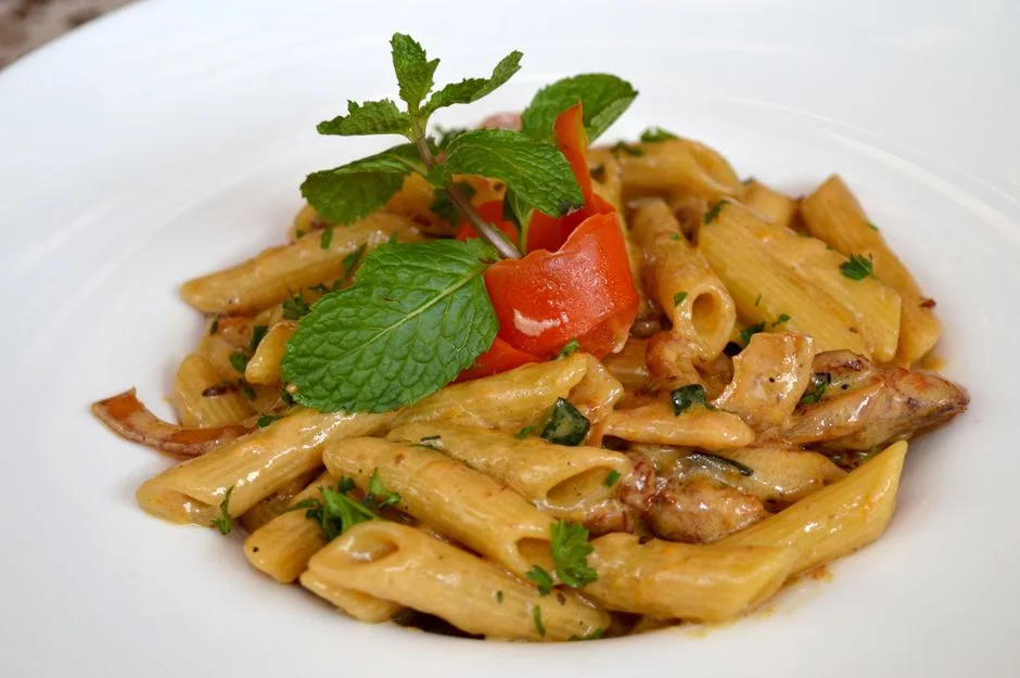 KÖRİ SOSLU PENNE