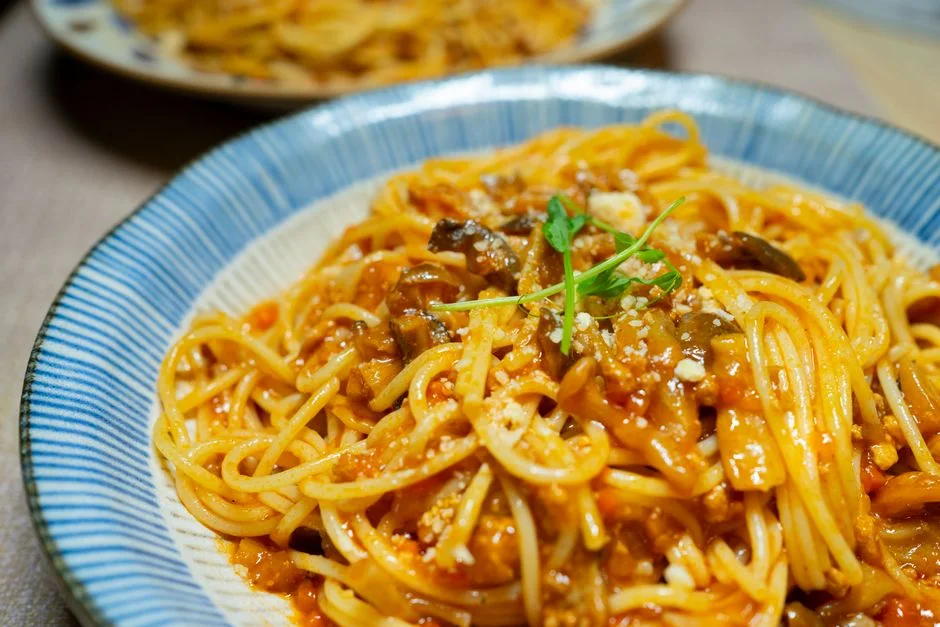 SPAGETTİ NAPOLİTEN